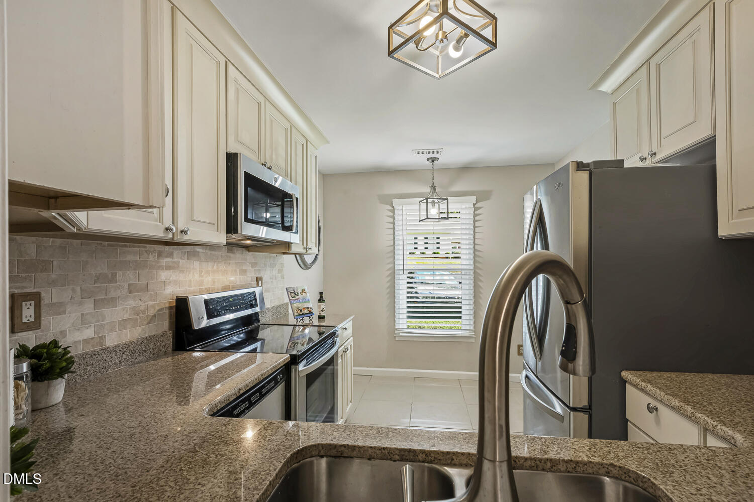 6814 Fairpoint Court Raleigh, NC 27613 - Photo 2 of 12 Kitchen