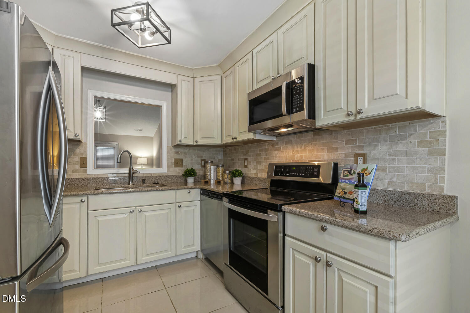 6814 Fairpoint Court Raleigh, NC 27613 - Photo 4 of 12 Kitchen -