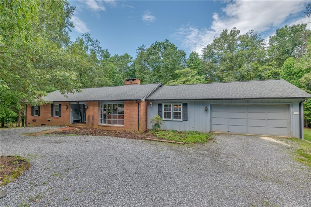 181 Lower Ridgeview Road Columbus, NC 28722 - Photo 1 of 23