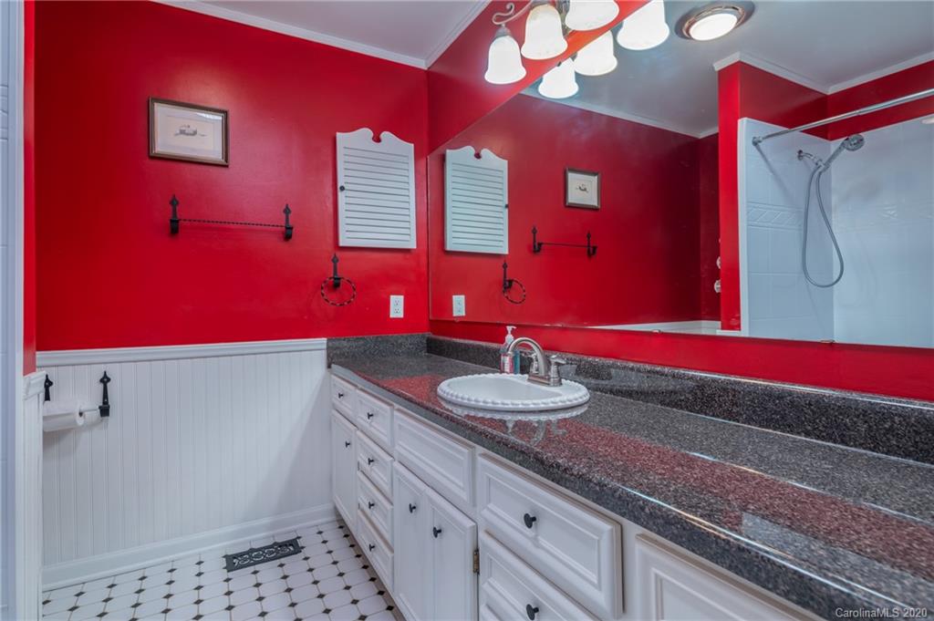 181 Lower Ridgeview Road Columbus, NC 28722 - Photo 17 of 23