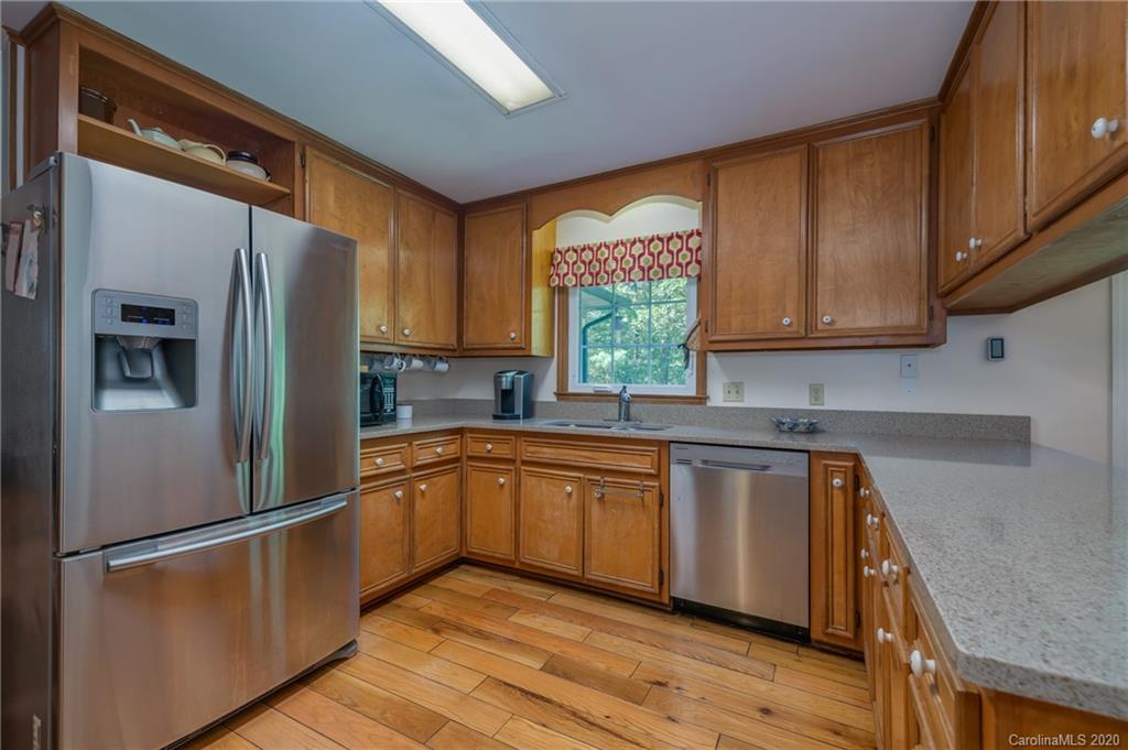 181 Lower Ridgeview Road Columbus, NC 28722 - Photo 8 of 23