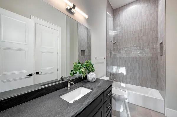 $2,599,000 | 4819 Mandell Street, Houston, TX 77006
