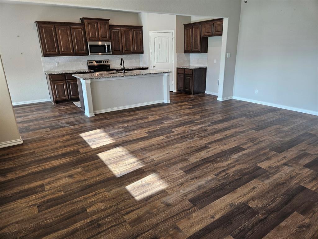 509 Smith Road Springtown, TX 76082 - Photo 12 of 28