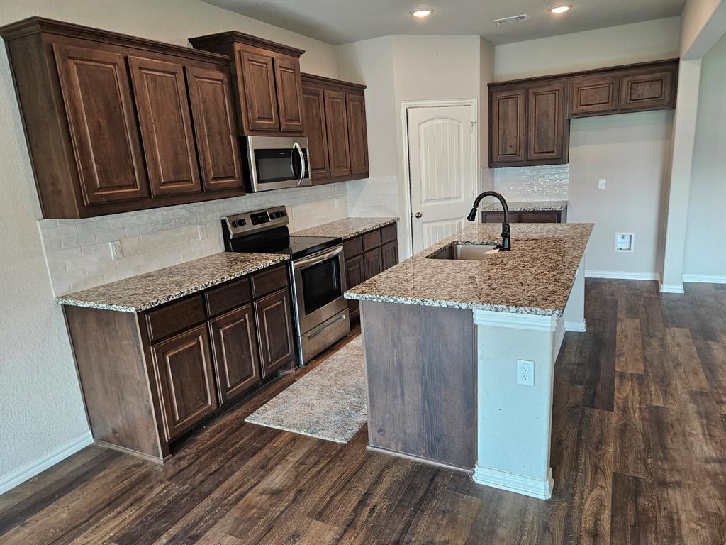 509 Smith Road Springtown, TX 76082 - Photo 13 of 28