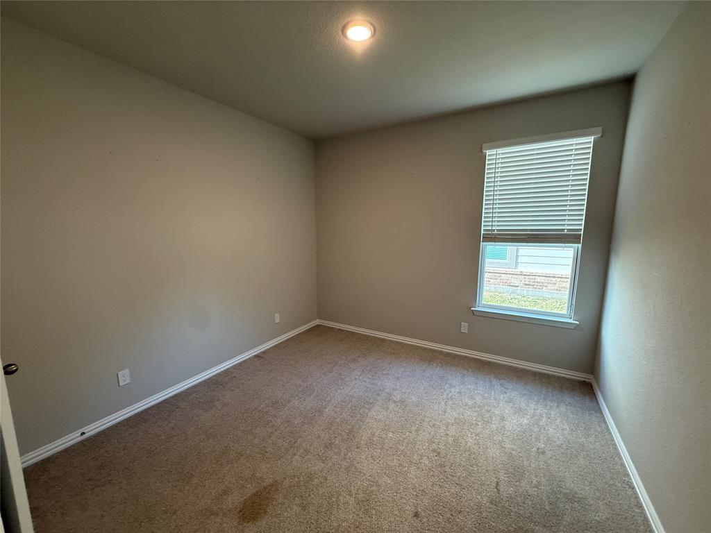 509 Smith Road Springtown, TX 76082 - Photo 23 of 28 Secondary Bedroom2