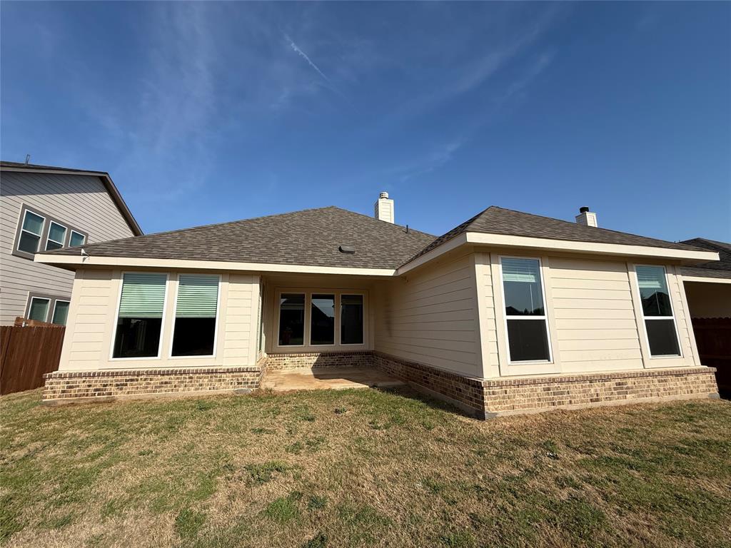 509 Smith Road Springtown, TX 76082 - Photo 4 of 28