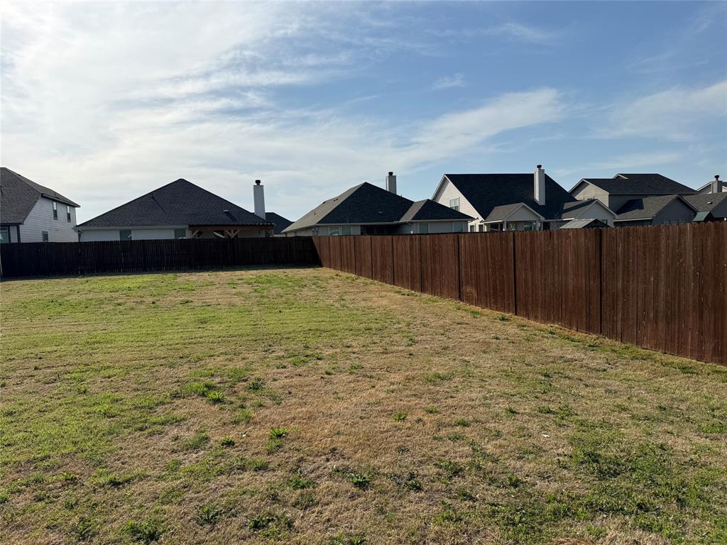 509 Smith Road Springtown, TX 76082 - Photo 6 of 28