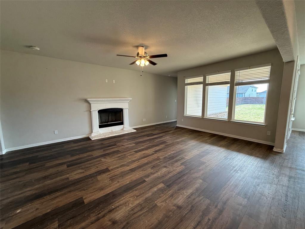 509 Smith Road Springtown, TX 76082 - Photo 8 of 28