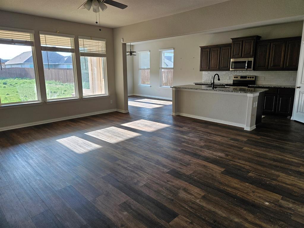 509 Smith Road Springtown, TX 76082 - Photo 9 of 28