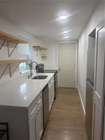 $1,900 | 2417 West Gray Street, Tampa, FL 33609