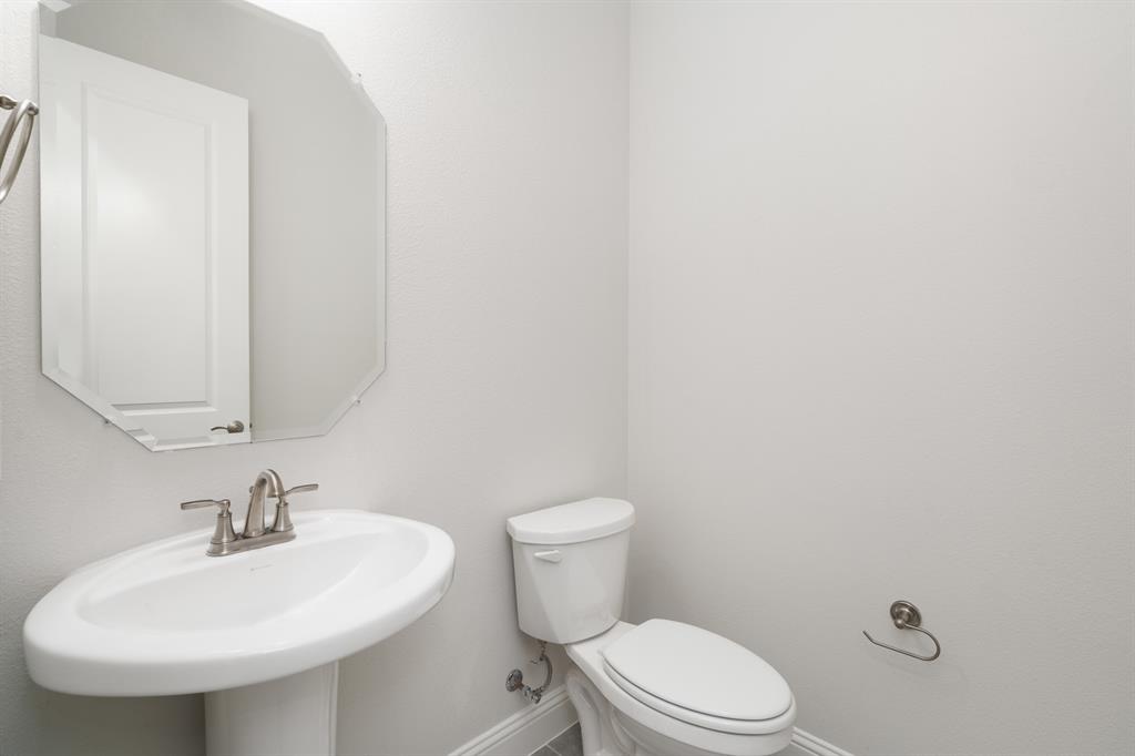 742 Oak Street Lavon, TX 75166 - Photo 27 of 32 10_742_Oak_St_Lavon_TX_75166__Exports10