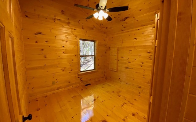 237 Bentley Cove Murphy, NC 28906 - Photo 28 of 35 a view of a bathroom
