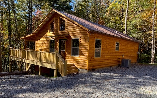 237 Bentley Cove Murphy, NC 28906 - Photo 3 of 35 a view of a house with a yard