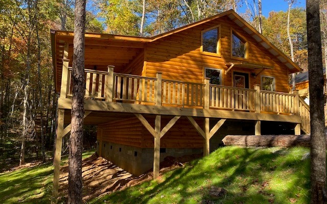 237 Bentley Cove Murphy, NC 28906 - Photo 9 of 35 a front view of a house with balcony