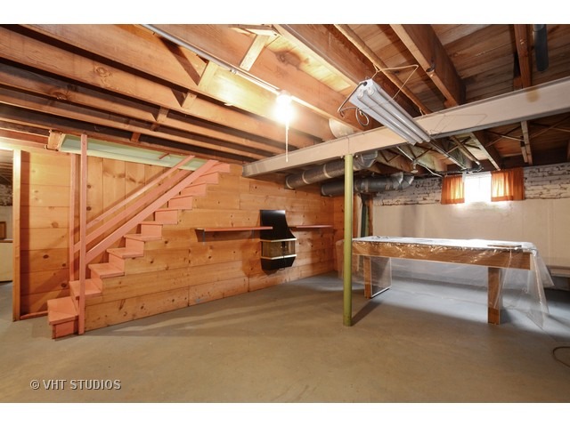 2052 Downey Road Homewood, IL 60430 - Photo 6 of 10 a view of entryway