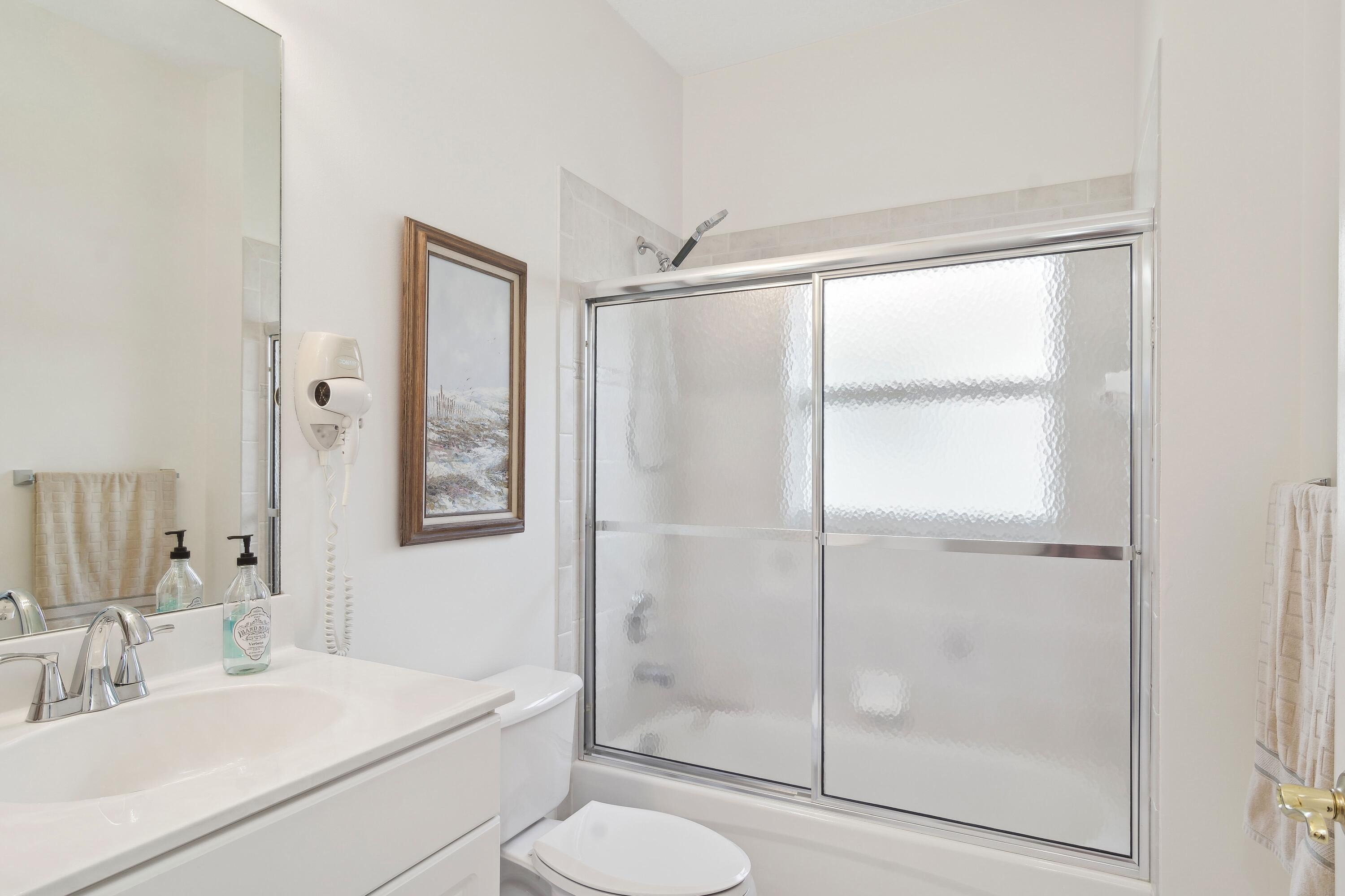 401 Springview Loop Port St. Lucie, FL 34986 - Photo 16 of 54 17_401NWSpringviewLoop_8_Bathroom_HiRes