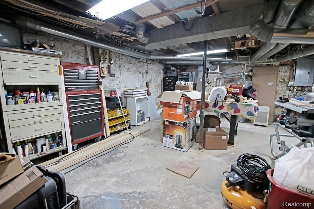 11413 Kipp Road Goodrich, MI 48438 - Photo 35 of 47 35) Basement.jpg
