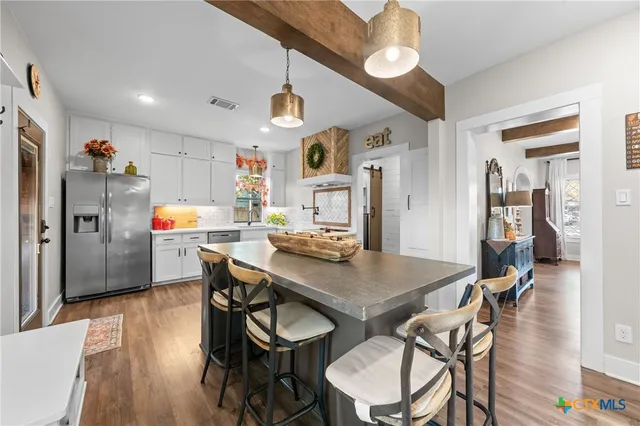 $352,000 | 1005 East 14th Street, Cameron, TX 76520