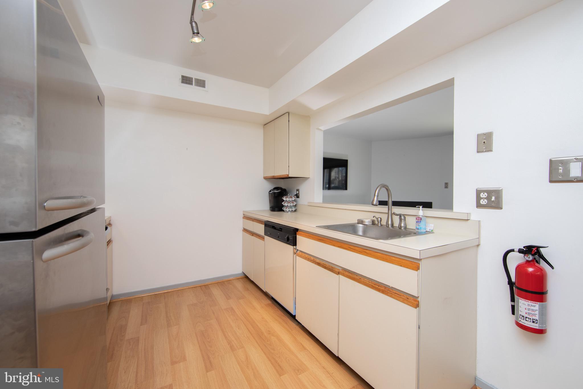 2115 Sandra Road Voorhees, NJ 08043 - Photo 6 of 20 Kitchen