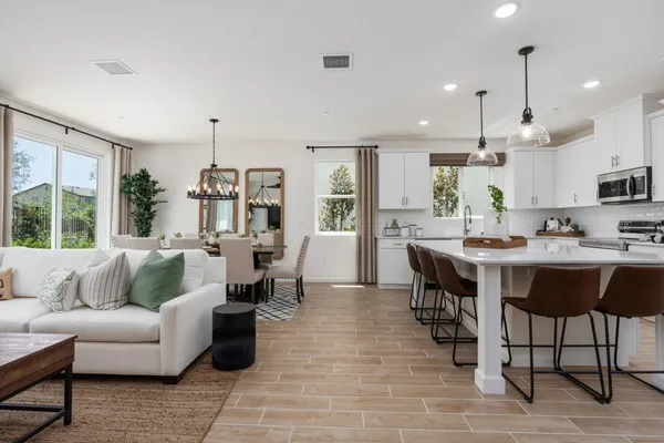 $455,990 | 1958 North Arroyo Avenue, Fresno, CA 93727