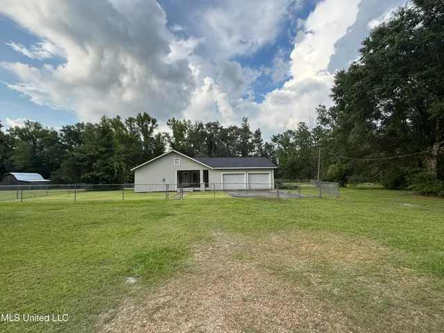 $299,000 | 1425 East McHenry Road, Perkinston, MS 39573
