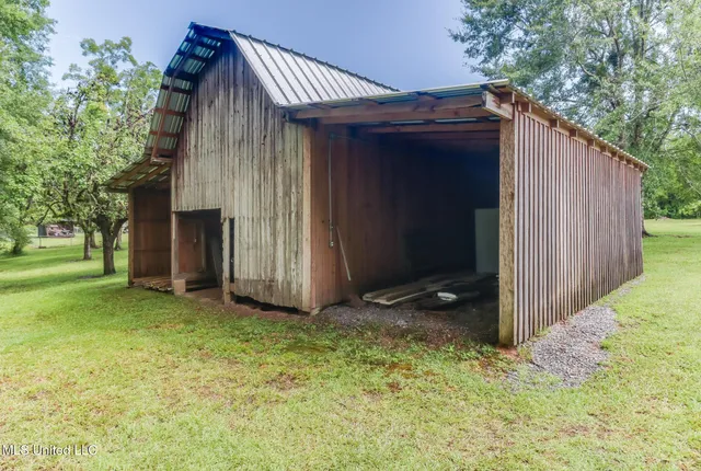$299,000 | 1425 East McHenry Road, Perkinston, MS 39573