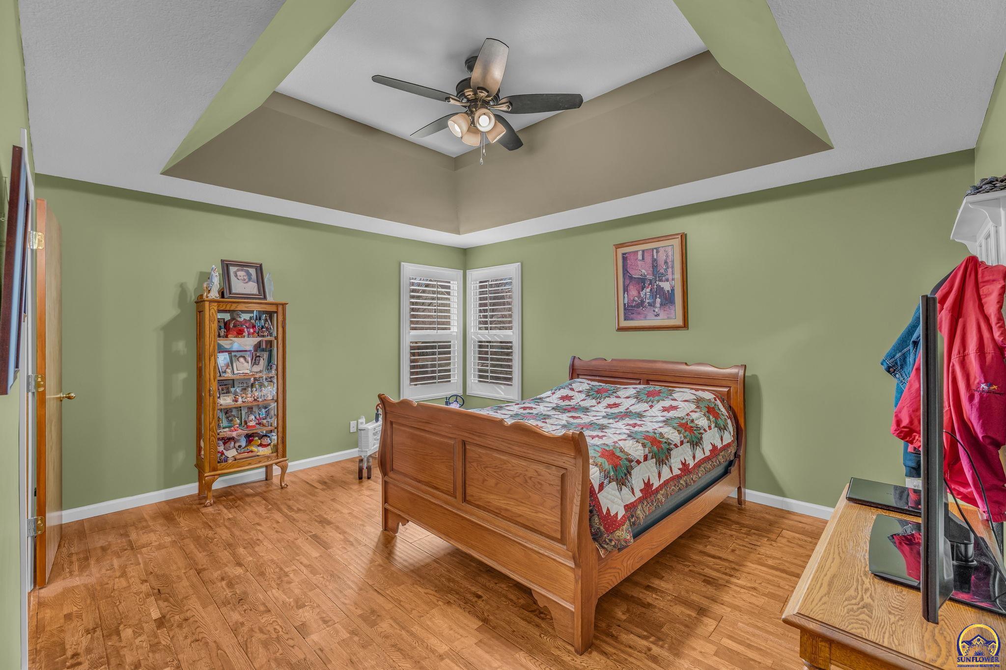 5608 Southwest 34th Terrace Topeka, KS 66614 - Photo 15 of 37