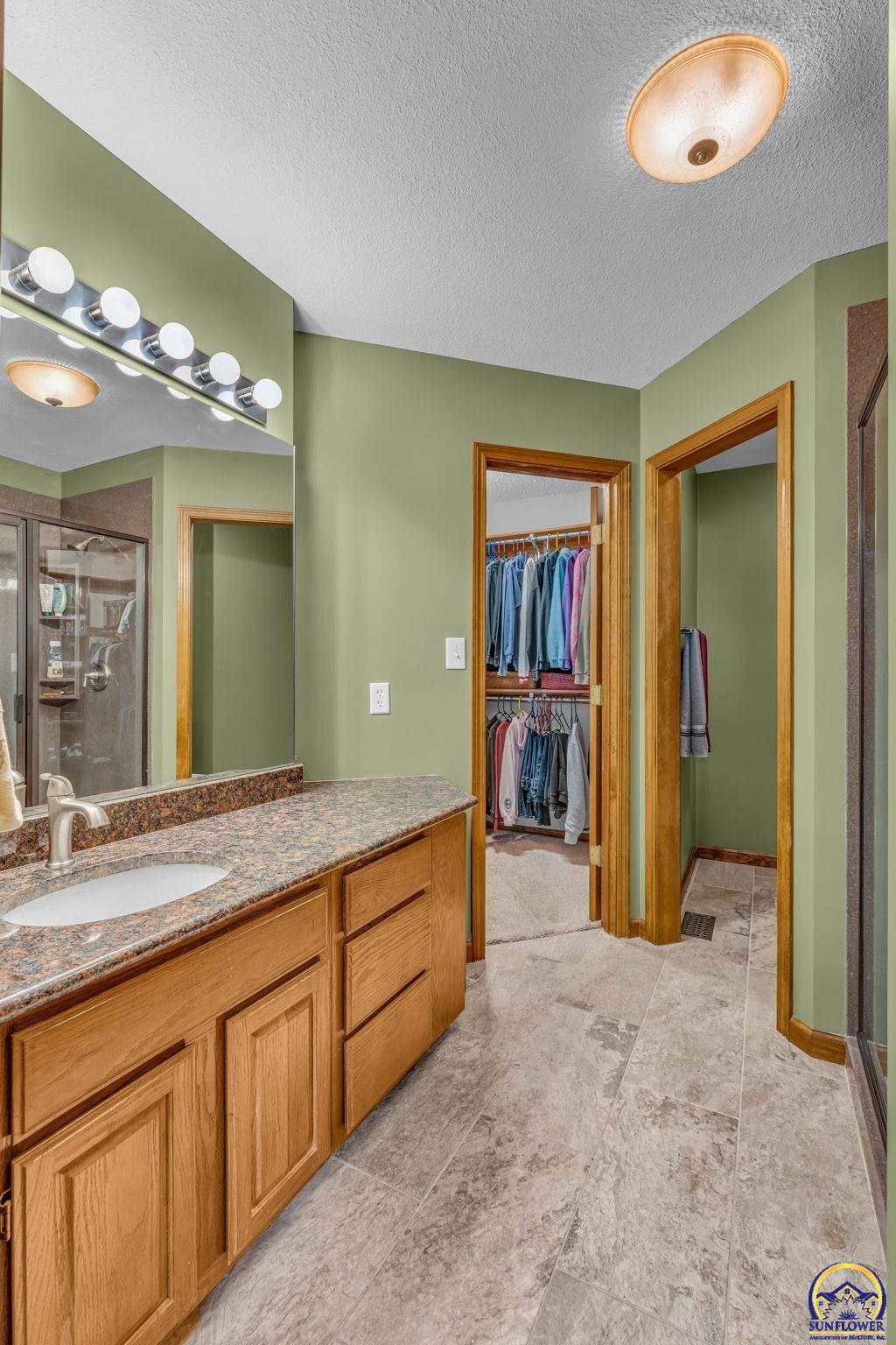 5608 Southwest 34th Terrace Topeka, KS 66614 - Photo 17 of 37