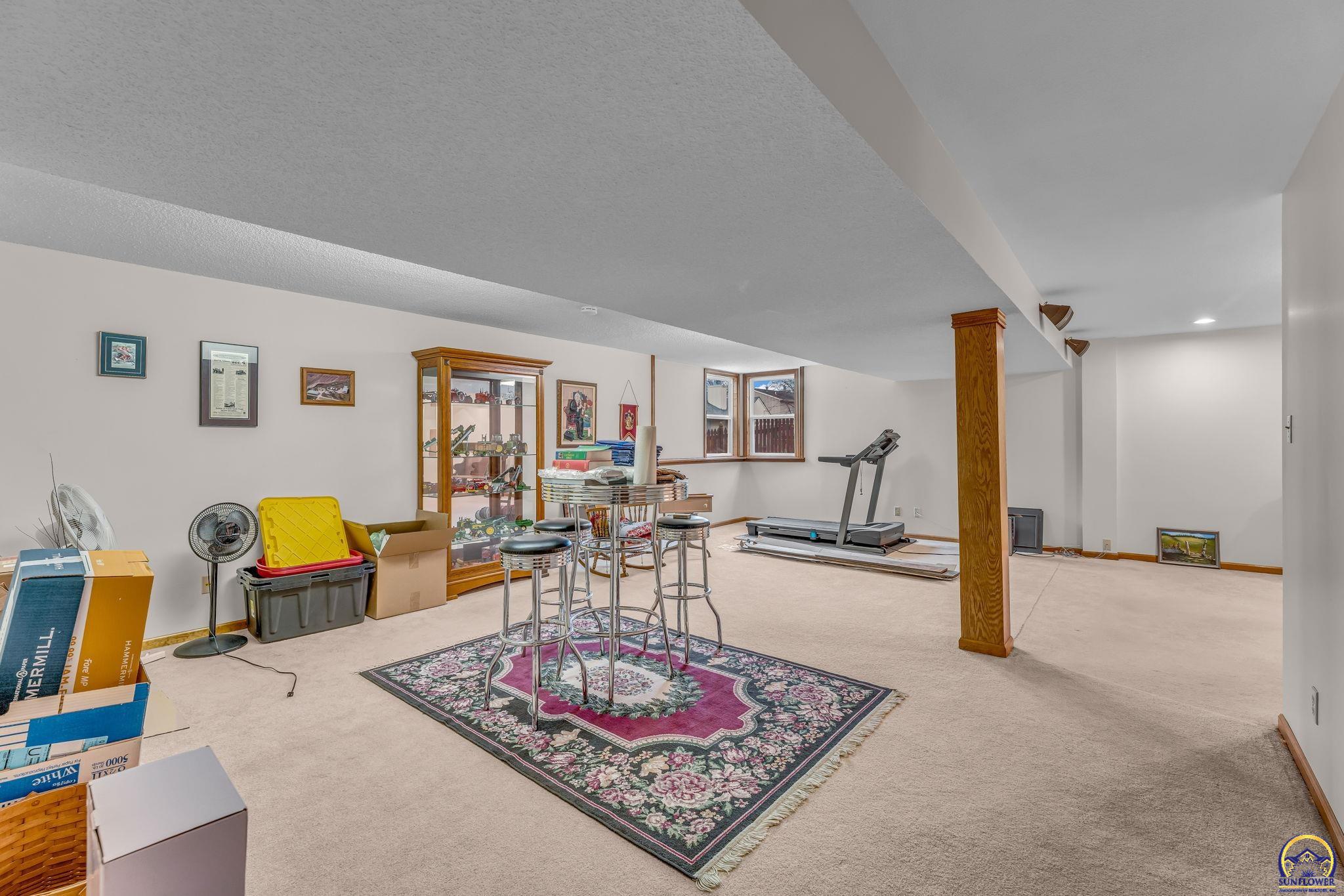 5608 Southwest 34th Terrace Topeka, KS 66614 - Photo 29 of 37