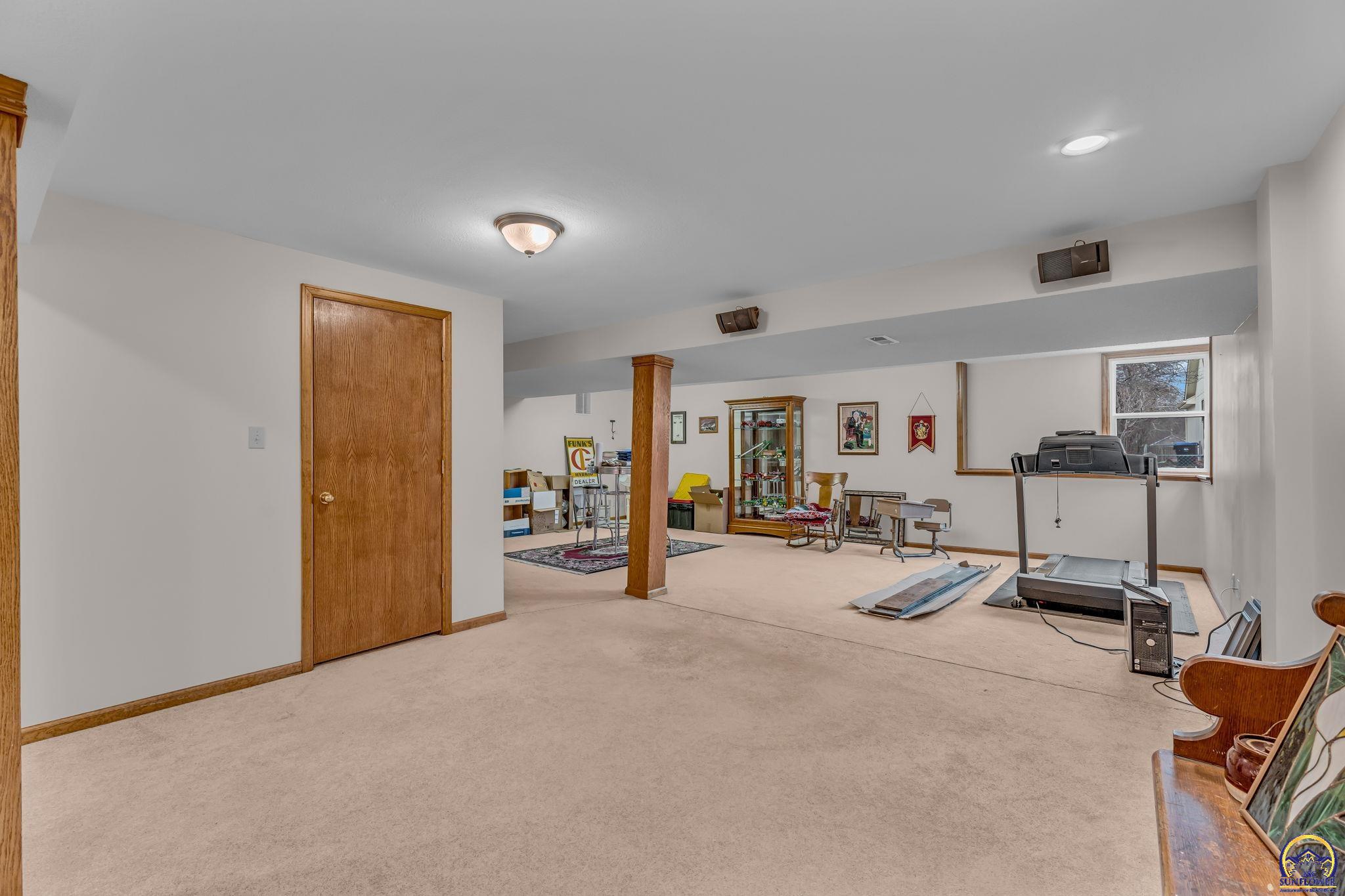 5608 Southwest 34th Terrace Topeka, KS 66614 - Photo 32 of 37