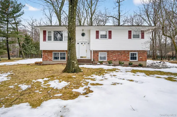 $975,000 | 9 Eros Drive, Airmont, NY 10952