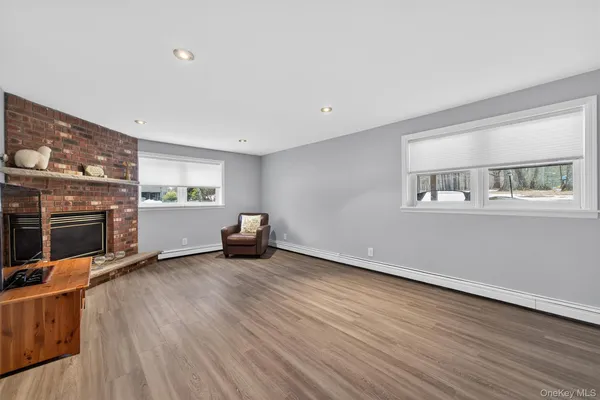 $975,000 | 9 Eros Drive, Airmont, NY 10952