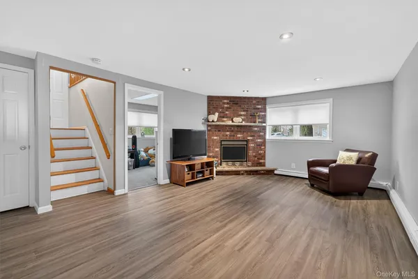 $975,000 | 9 Eros Drive, Airmont, NY 10952
