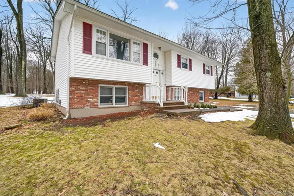 $975,000 | 9 Eros Drive, Airmont, NY 10952