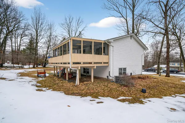 $975,000 | 9 Eros Drive, Airmont, NY 10952
