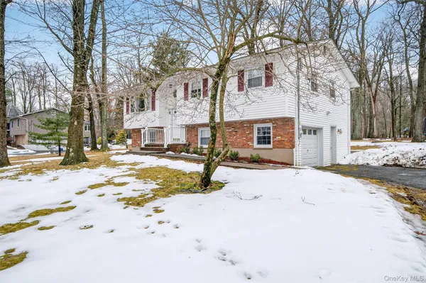 $975,000 | 9 Eros Drive, Airmont, NY 10952