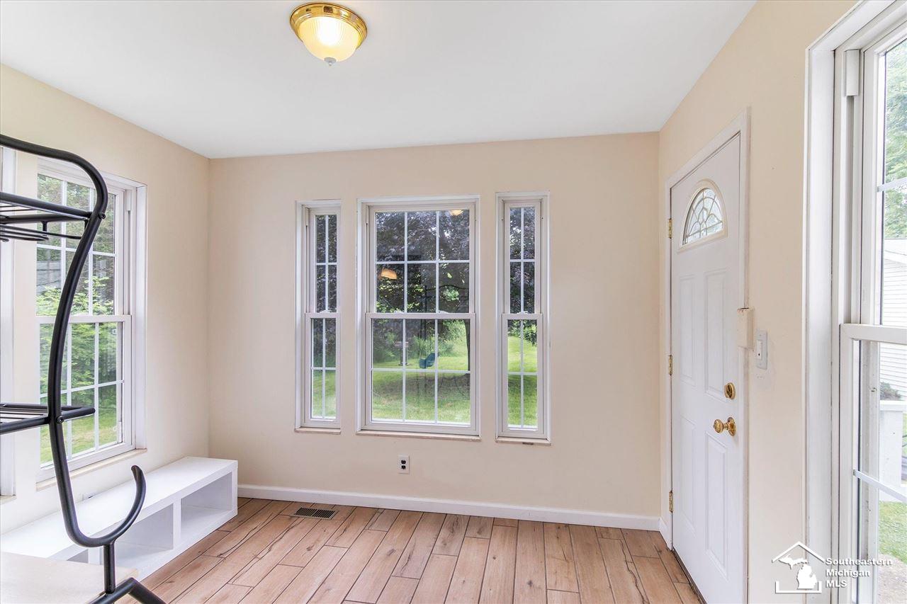 2775 North Hickory Ridge Road Highland, MI 48357 - Photo 16 of 41