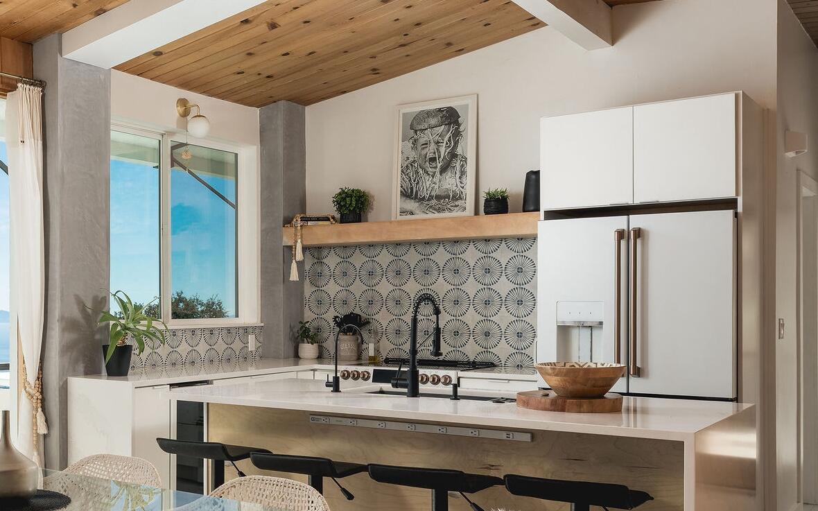 4825 Rim Road Santa Barbara, CA 93105 - Photo 13 of 36 Kitchen looking from dining area