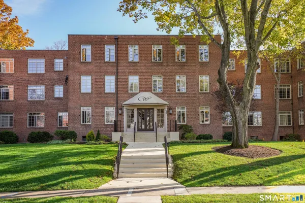 $2,100 | 20 Outlook Avenue, Unit 106, West Hartford, CT 06119
