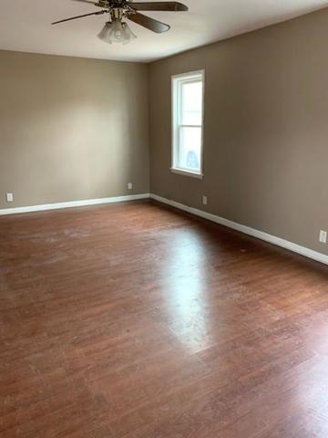 11 South Union Street Aurora, IL 60505 - Photo 2 of 7