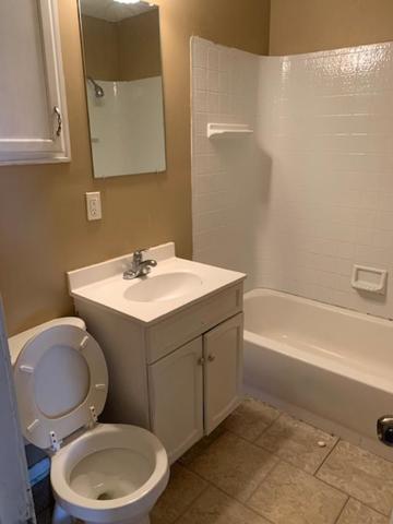 11 South Union Street Aurora, IL 60505 - Photo 4 of 7