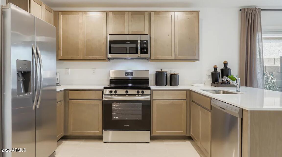 9623 West Piccadilly Road Phoenix, AZ 85037 - Photo 3 of 22 Kitchen