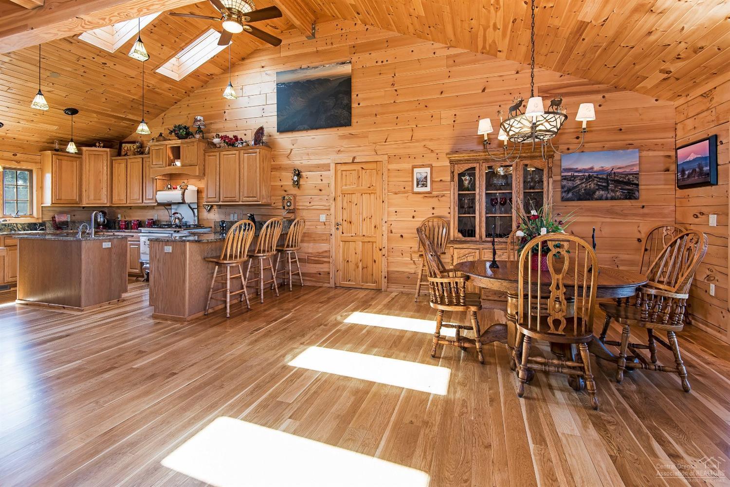 62255 Dodds Road Bend, OR 97701 - Photo 7 of 25 Gallery Image 7
