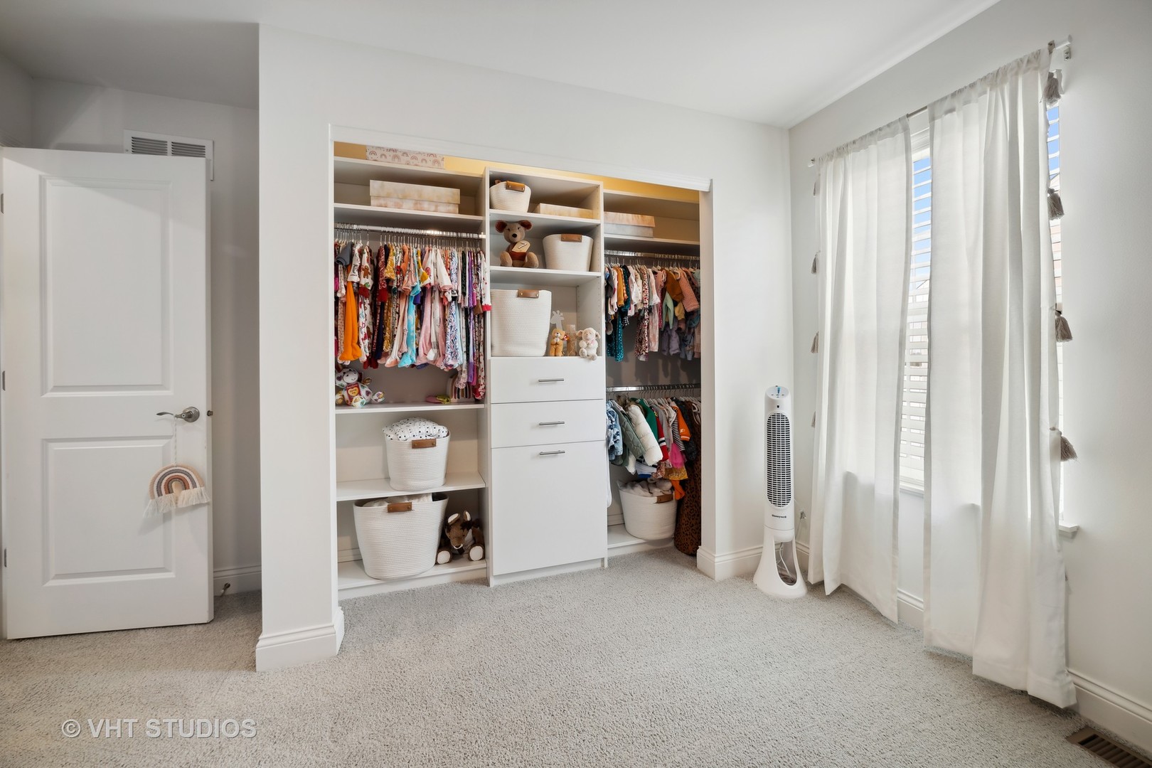 3622 Eldorado Road Elgin, IL 60124 - Photo 13 of 20 a view of a room with closet area