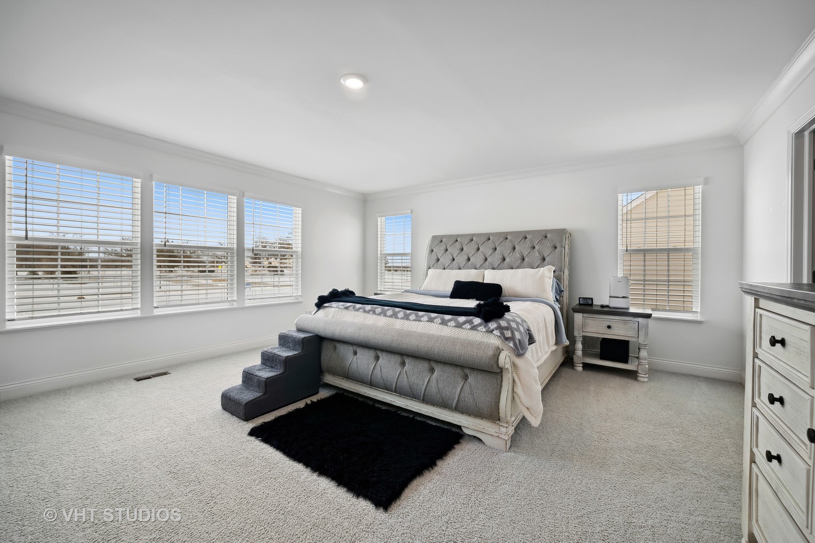 3622 Eldorado Road Elgin, IL 60124 - Photo 15 of 20 a bed room with a bed and a window
