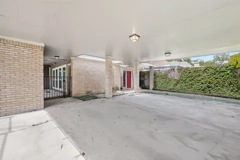 $320,000 | 2810 Quail Hollow Drive, Missouri City, TX 77459