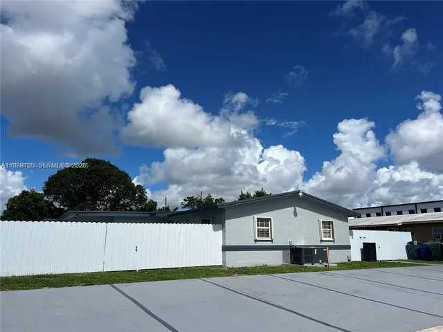 $2,650 | 19122 Northwest 36th Avenue, Miami Gardens, FL 33056