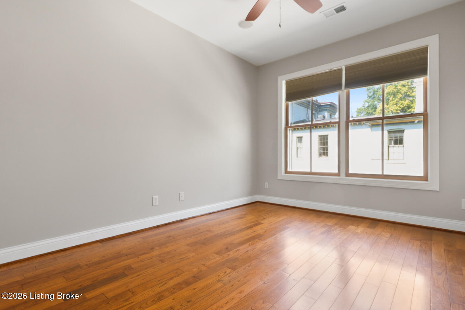 927 Cherokee Road, Unit 5E Louisville, KY 40204 - Photo 29 of 34 20260917_171739540_iOS