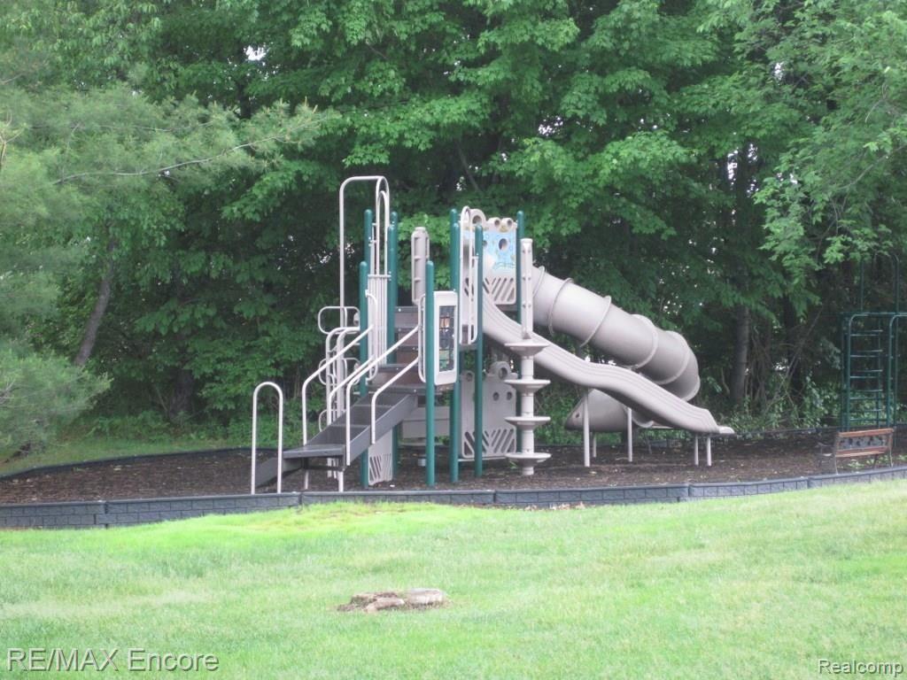 4711 Oakhurst Ridge Road Clarkston, MI 48348 - Photo 30 of 30
