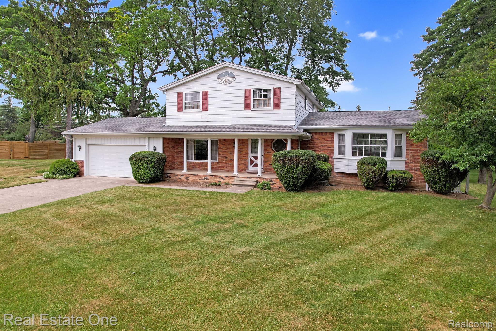 2086 Avoncrest Court Rochester, MI 48309 - Photo 1 of 38 Welcome Home!